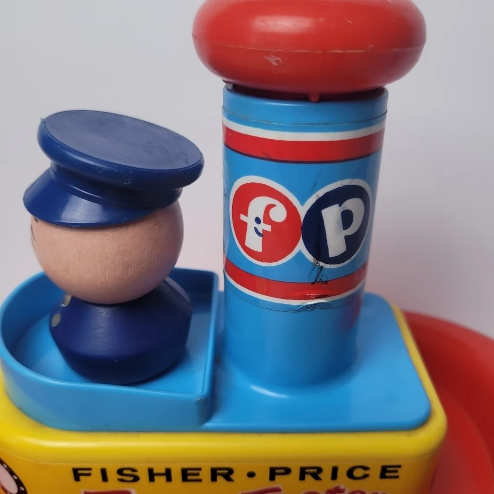 Vintage Fisher Price Tuggy Tooter Pull Along Toy 1967
